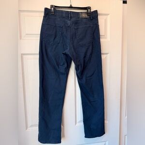 Izod Men's Dark Blue Straight Jeans